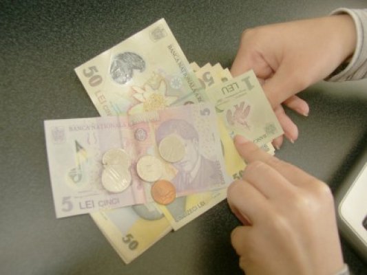 Euro sare de 4,43 lei